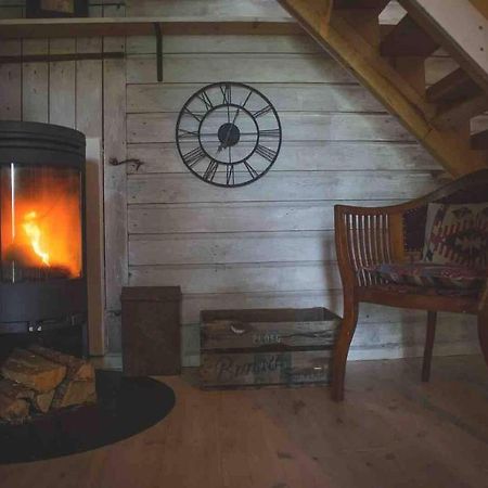 Romantic Spa Villa With Fireplace By The Lake Stjarnsund Bagian luar foto
