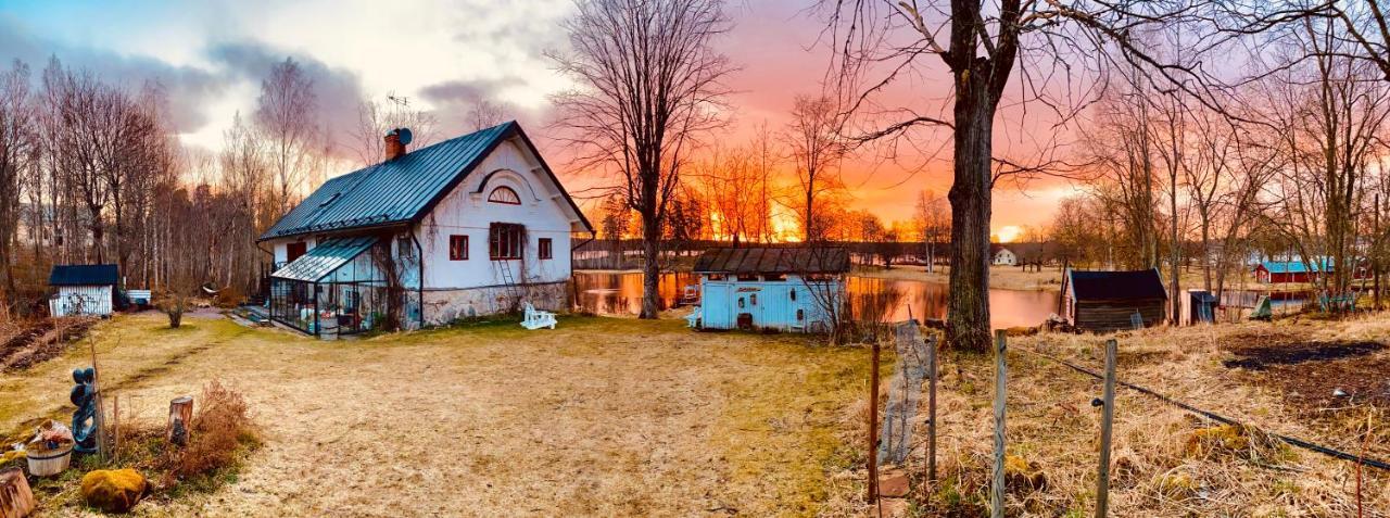 Romantic Spa Villa With Fireplace By The Lake Stjarnsund Bagian luar foto