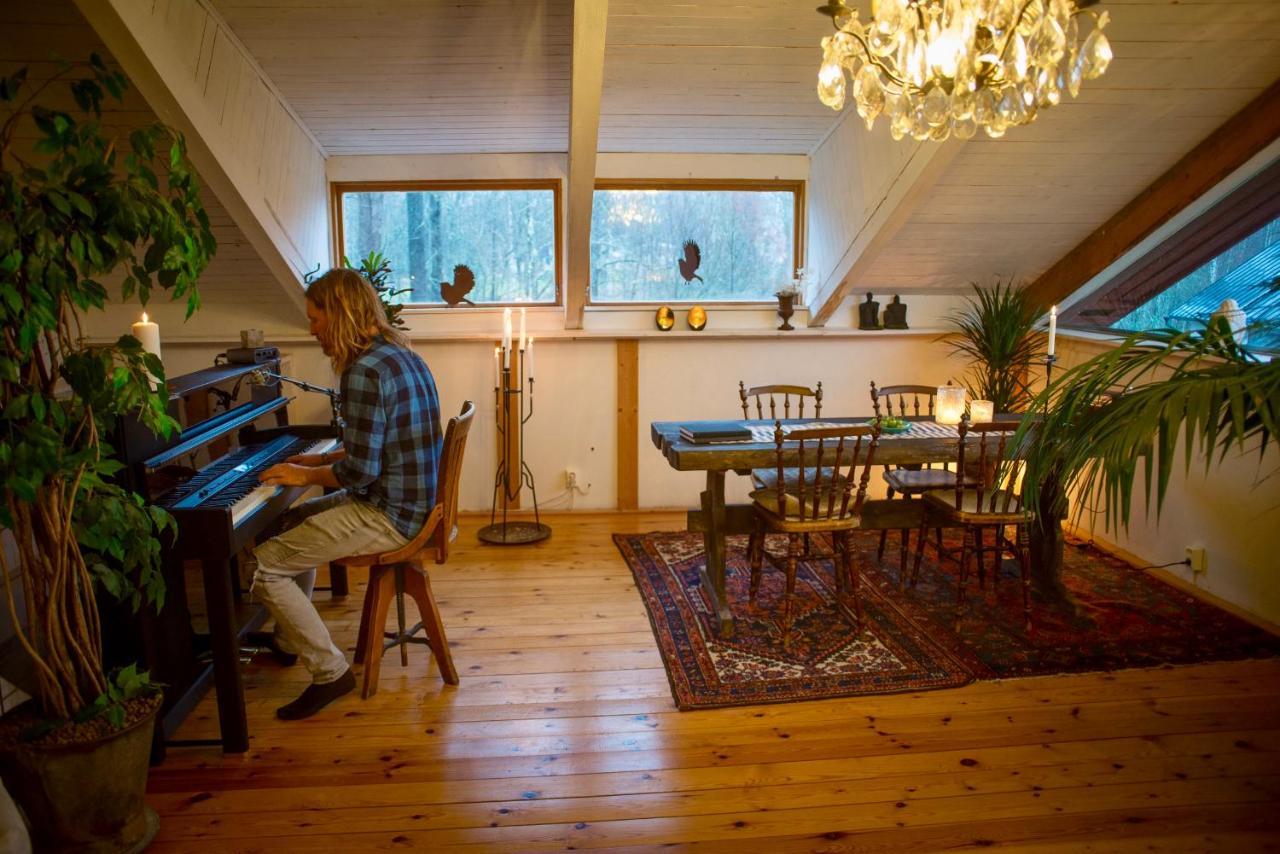 Romantic Spa Villa With Fireplace By The Lake Stjarnsund Bagian luar foto