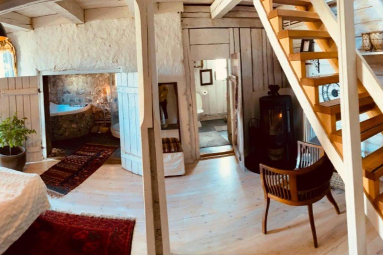 Romantic Spa Villa With Fireplace By The Lake Stjarnsund Bagian luar foto